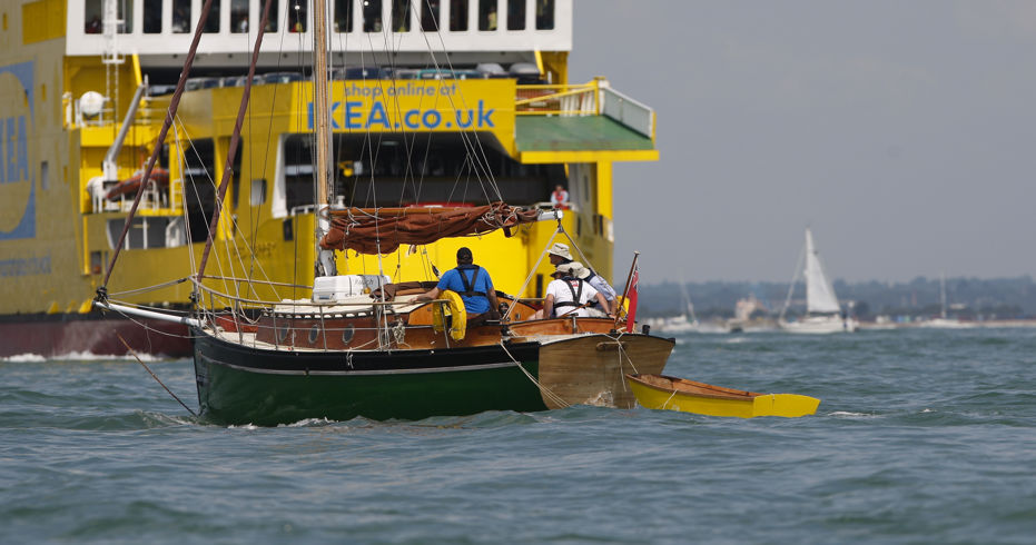 Two boats following colregs to prevent collision
