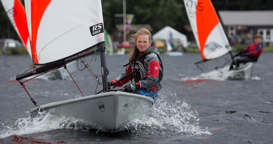children sailing single handed dinghies 